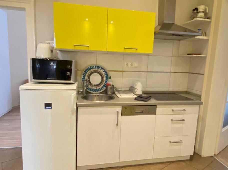 Orangehomes One Bedroom Comfy Apartment Budapest Luaran gambar