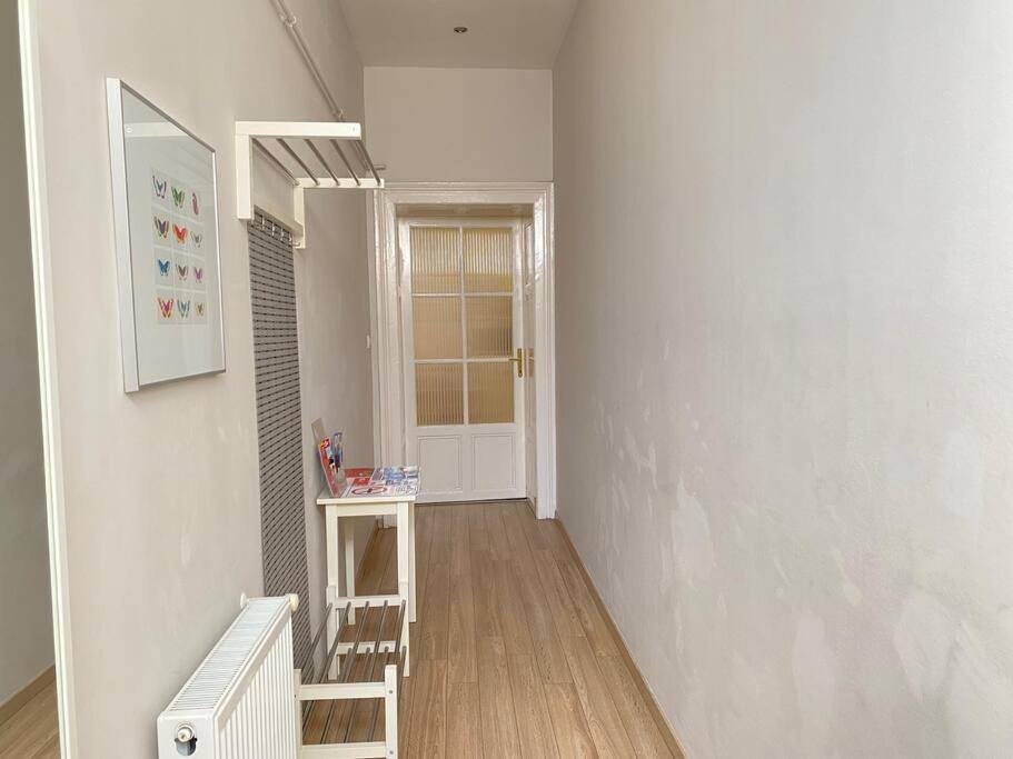 Orangehomes One Bedroom Comfy Apartment Budapest Luaran gambar