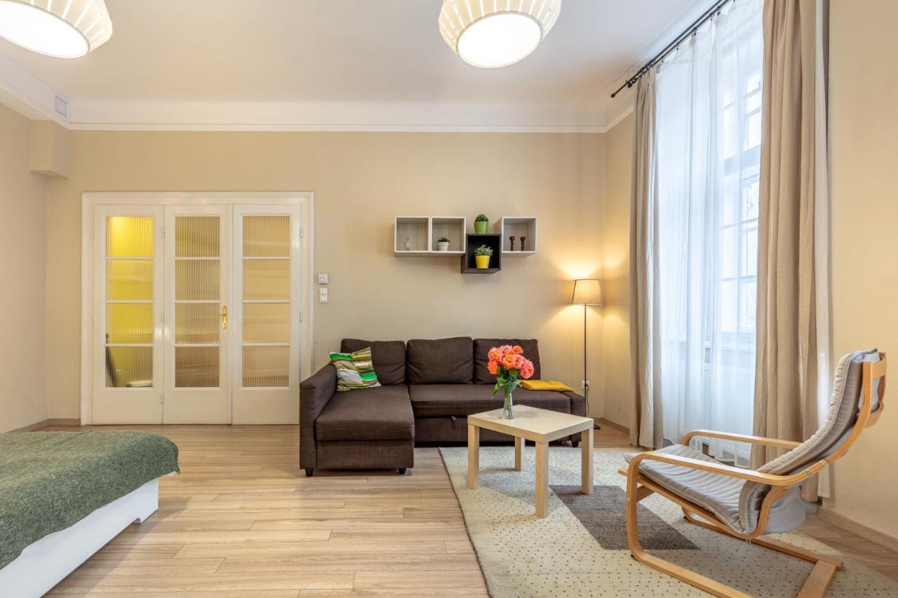 Orangehomes One Bedroom Comfy Apartment Budapest Luaran gambar
